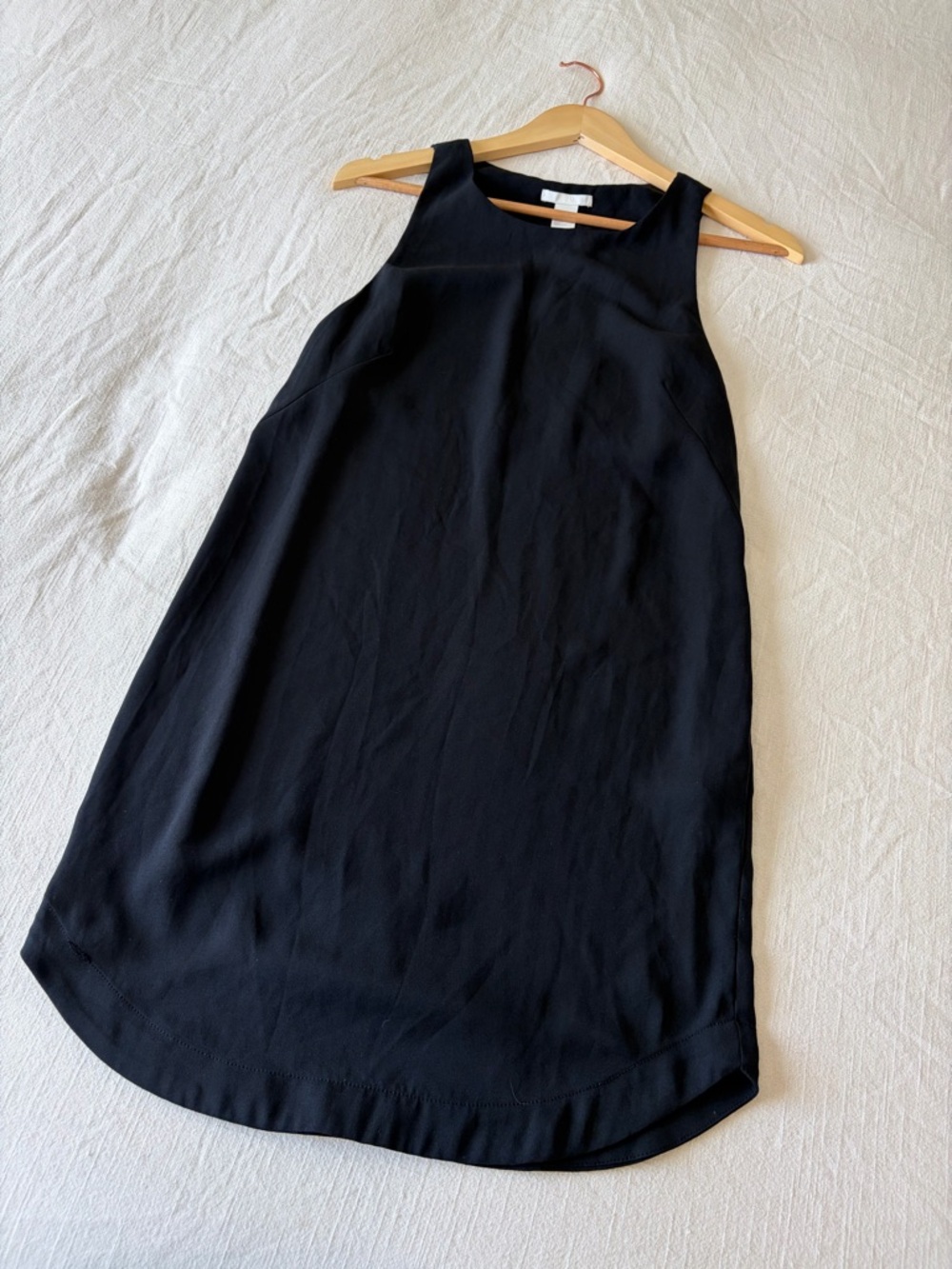 H&M | Classic Black Sleeveless Shift Dress